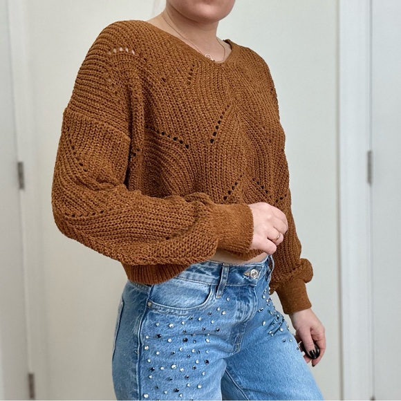 Chenille Double V-neck Scallop Hem Pullover Sweater - Picture 4 of 8